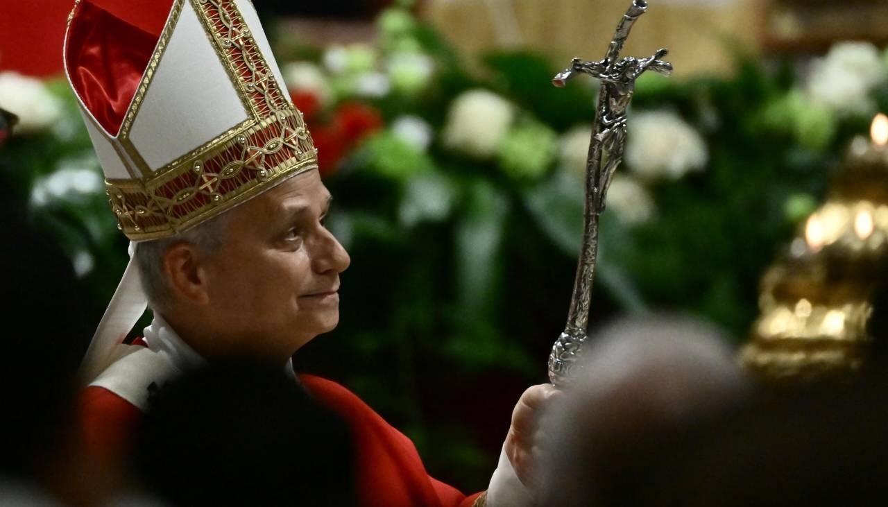 El papa pasó una noche tranquila tras ser operado de un tumor en el pulmón