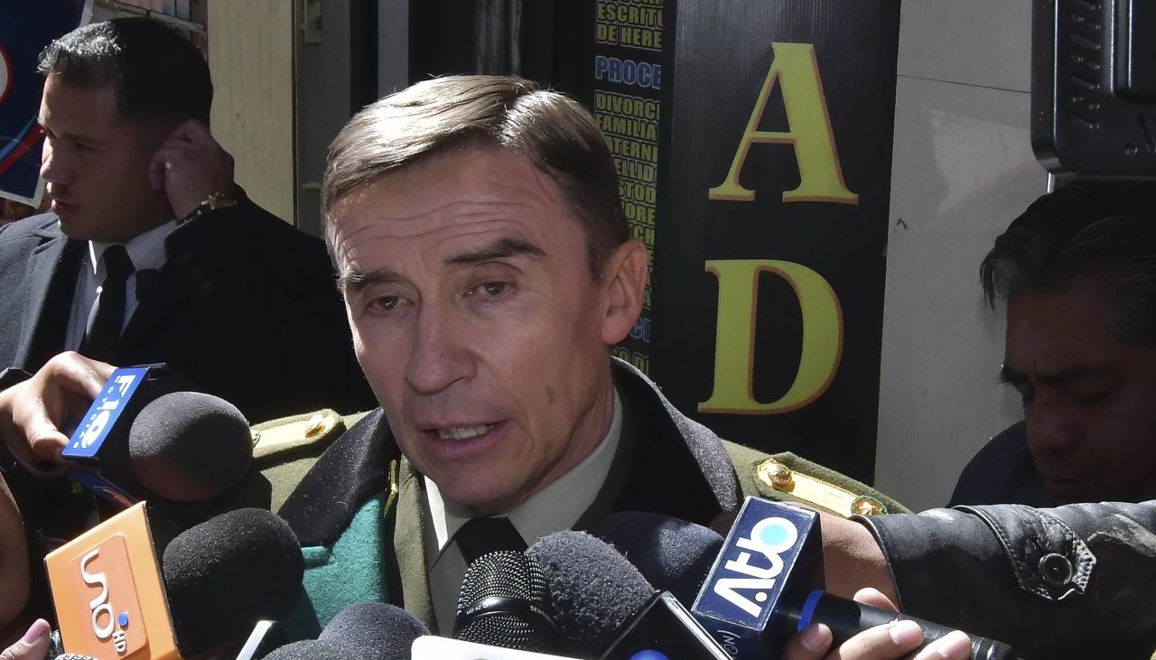 Abogado: Tras audio atribuido a Sokol el Ministerio Público debe investigar “sistema corrupto” en cambios de destino en la Policía