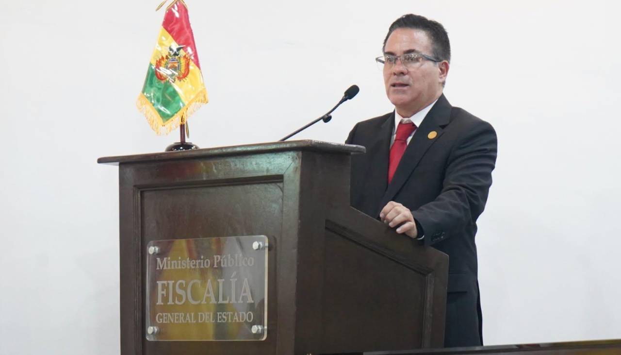 Ministerio Público “recuerda a fiscales” que está prohibido realizar cobros y habilita un canal de denuncias