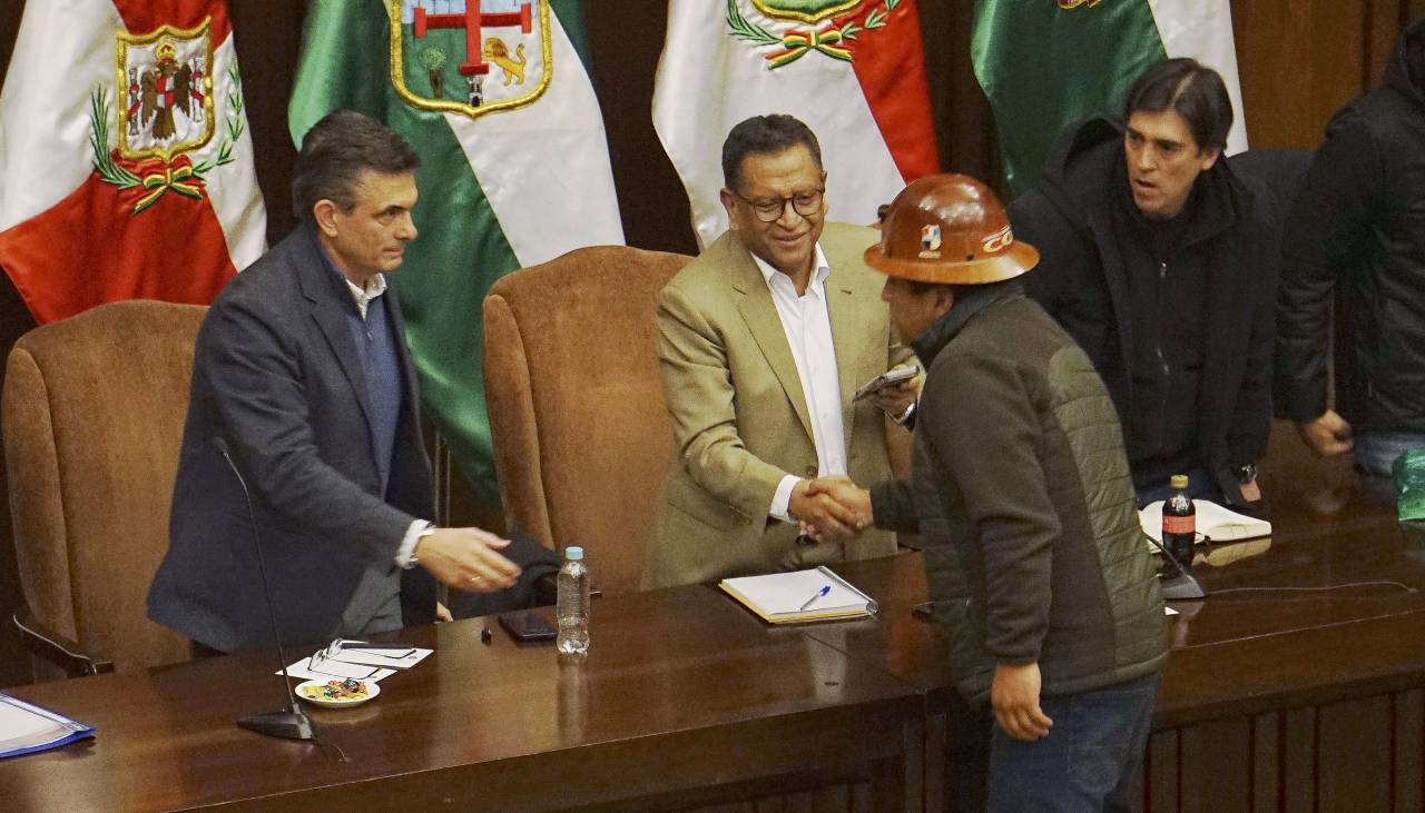 Según diputado de Andrónico, existe un 90% de avance en los 8 puntos que planteó la COB al Gobierno