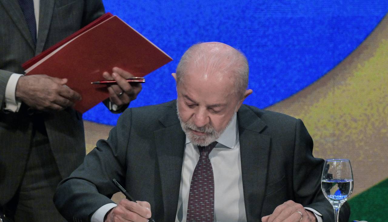 Lula prohíbe las apuestas deportivas y los casinos en línea a nueve días de las elecciones en Brasil