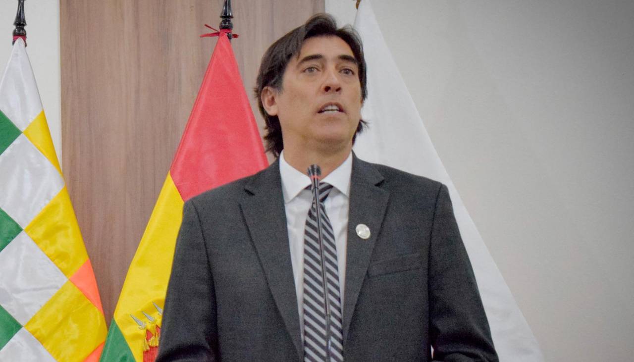 Ministro Zamora dice que el cambio de gerente en BoA “no tiene nada que ver con el caso maletas”