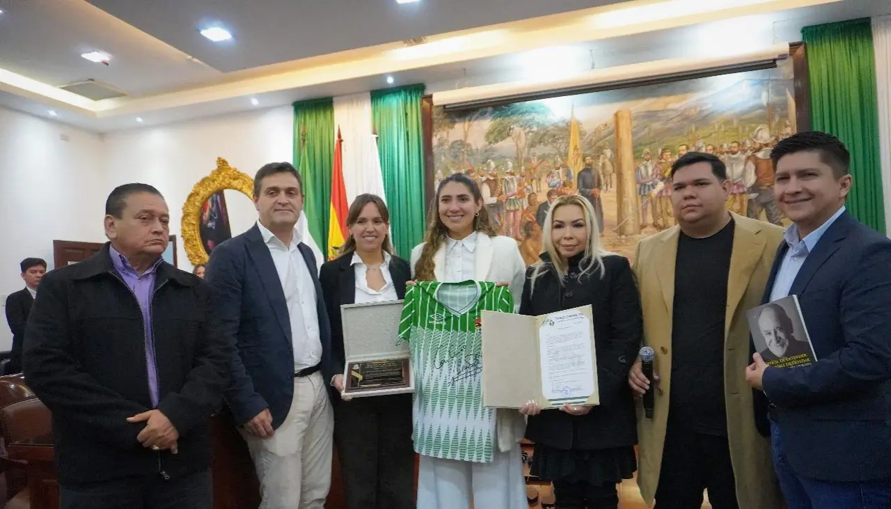 Concejo municipal entrega a la familia de Xabier Azkargorta un reconocimiento póstumo