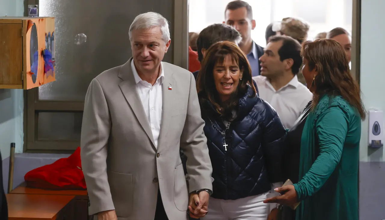 Kast promete “gobernar para todos” y Jara dice que su proyecto busca “el bien común”