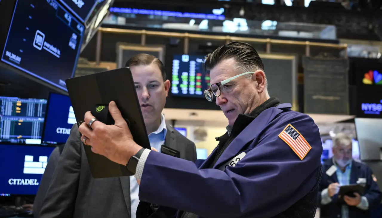 Wall Street termina la semana al alza