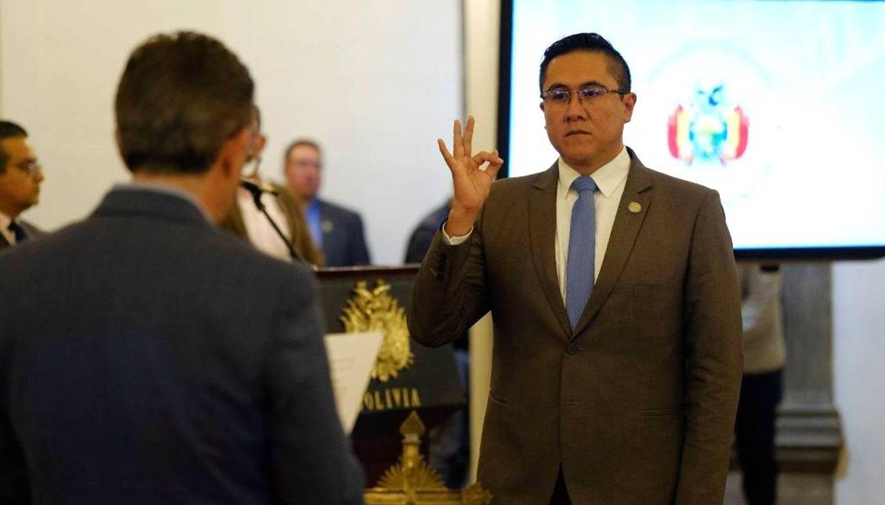 Ministro de Economía anuncia ajustes al decreto del diésel y afirma que buscará “que no se abrogue”