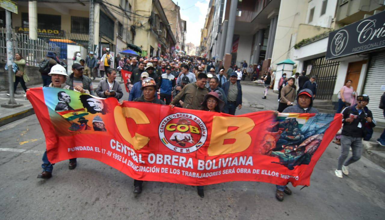 “La invitación a la COB está abierta y se la está esperando”, dice viceministro Linares, pero pone en duda su representación 