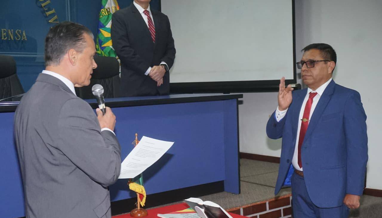 Posesionan a Willy Pozo como nuevo viceministro de Defensa y Coordinación de Desarrollo Integral