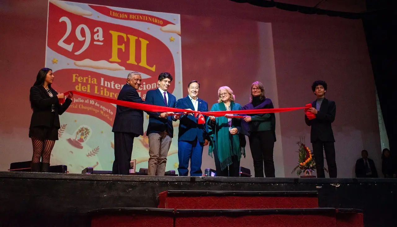 La Feria Internacional del Libro de La Paz inaugura su edición Bicentenario con el pedido de la aplicación de la ley del sector