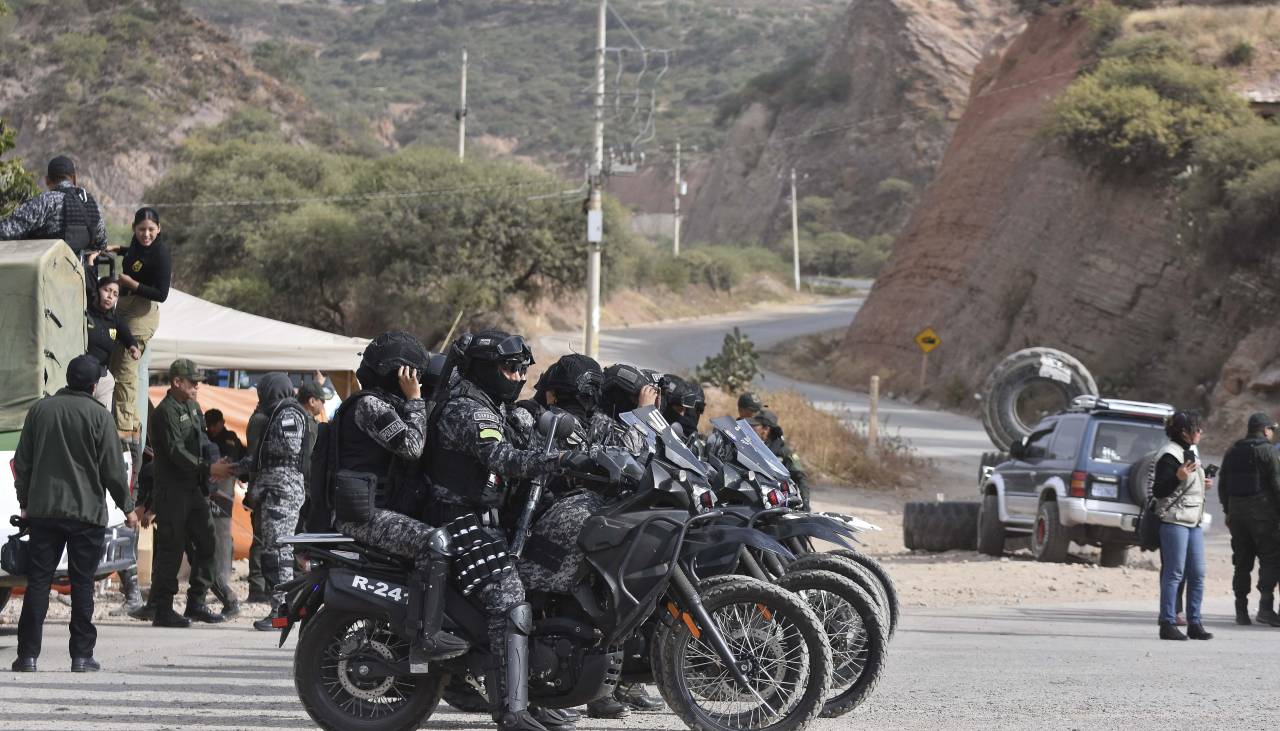 Tras la declaratoria de Estado de excepción, Bolivia amanece con 42 puntos de bloqueo