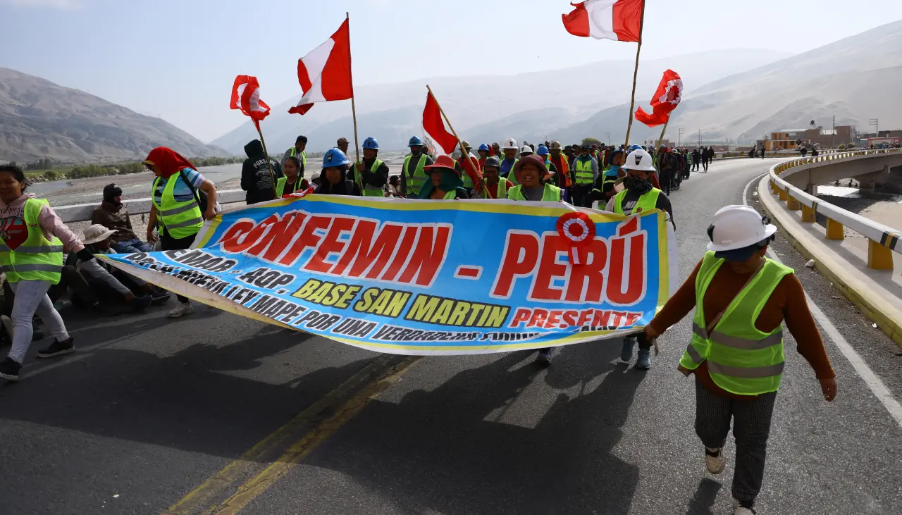 Desbloqueo de vías en Perú deja un muerto y 20 heridos