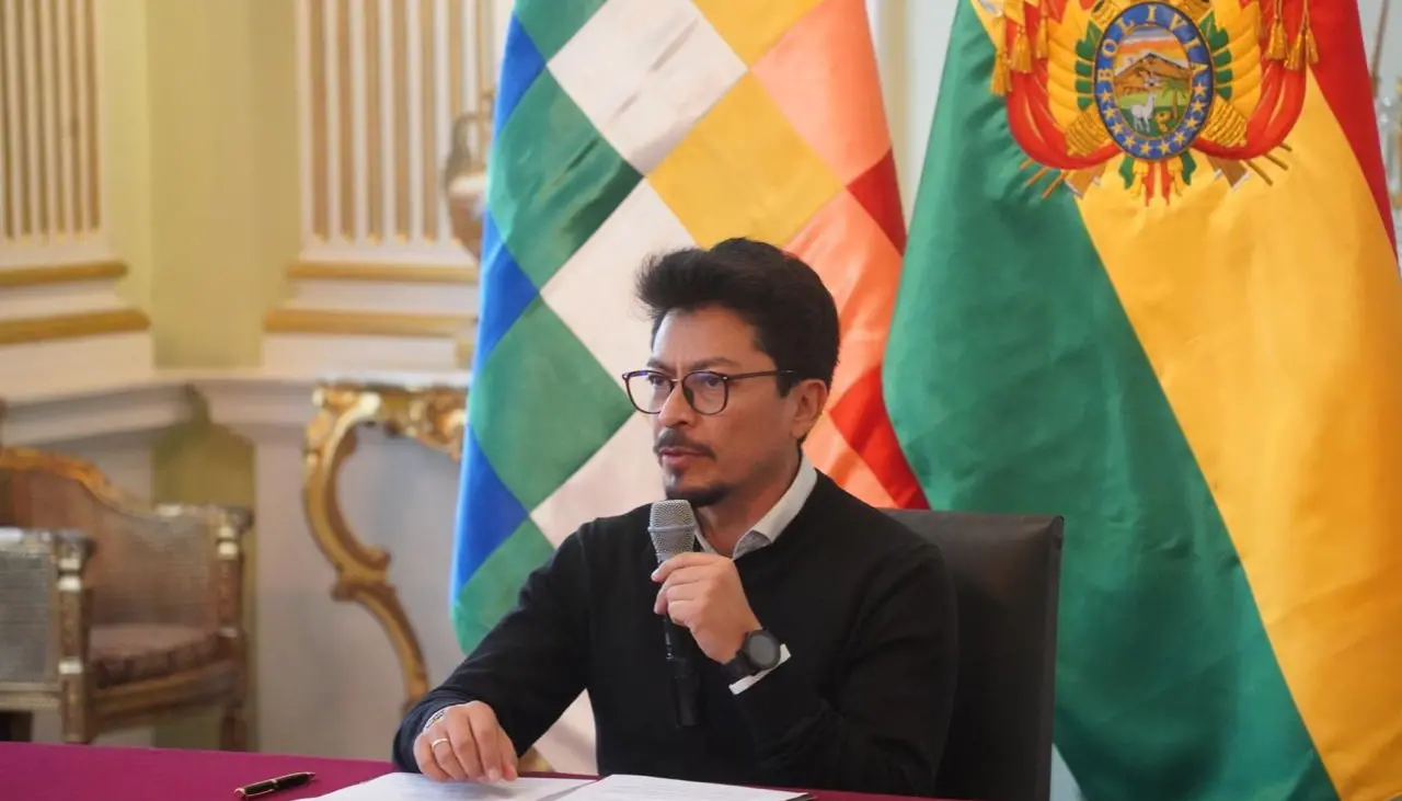 Canciller dice que Bolivia se sumará a esfuerzos para evitar que personas del “régimen depuesto” de Venezuela busquen refugio