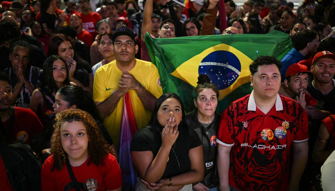 Bolsonaro mantiene ventaja sobre de Lula y Brasil irá al balotaje el 25 de octubre
