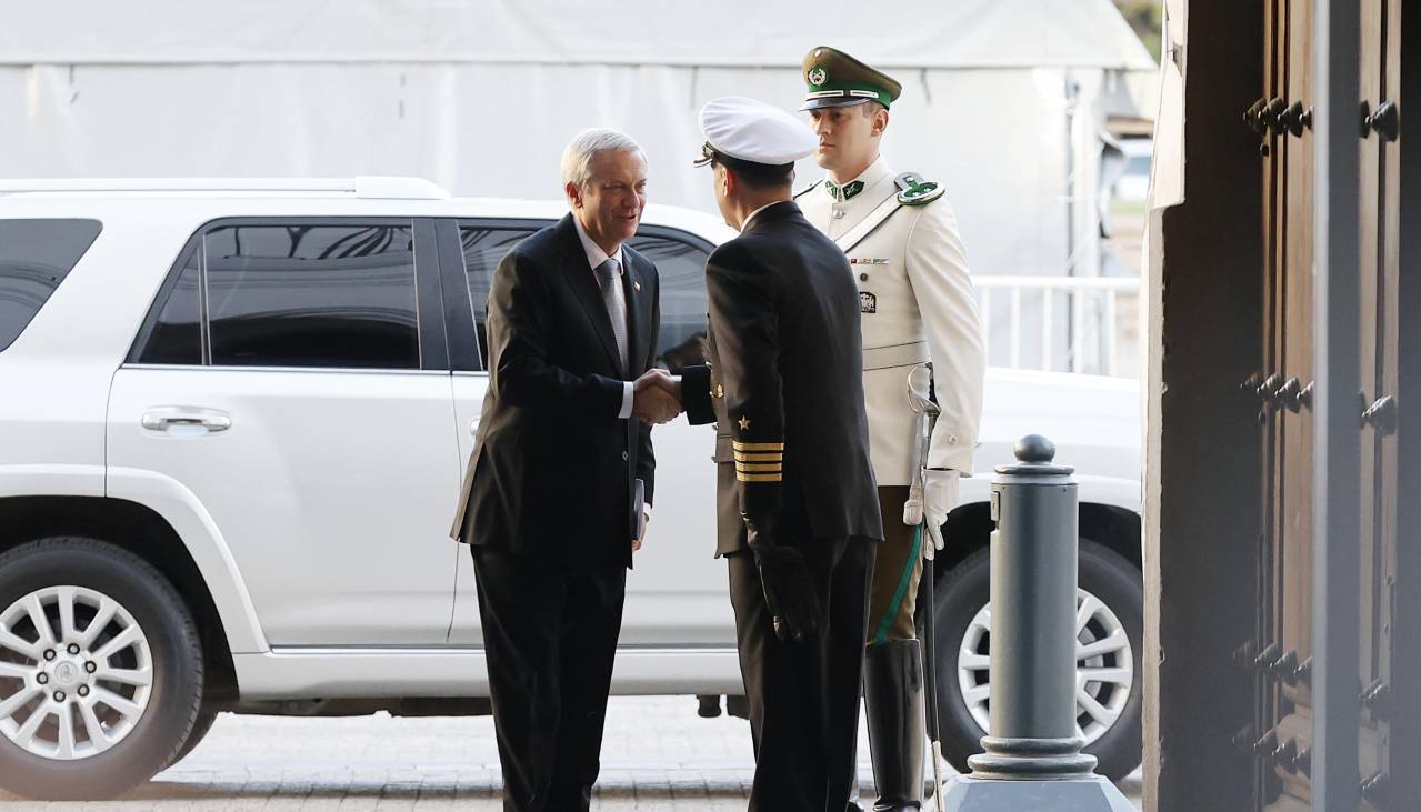Kast asumirá la Presidencia de Chile el miércoles marcando un giro con su antecesor de izquierda Gabriel Boric