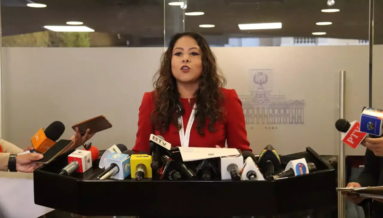 Diputada Jiménez denuncia sueldos de hasta Bs 88.000 en empresas estatales
