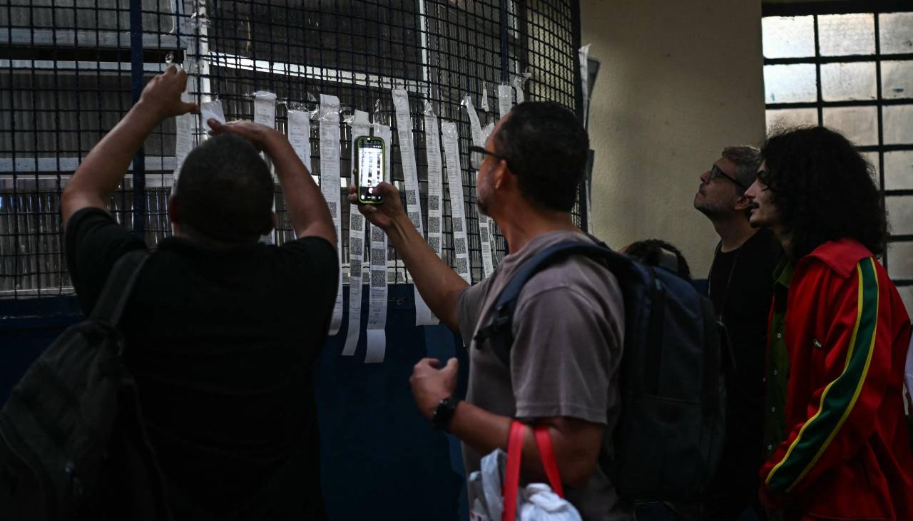 Brasil expectante ante el conteo de votos del balotaje entre Lula y Bolsonaro