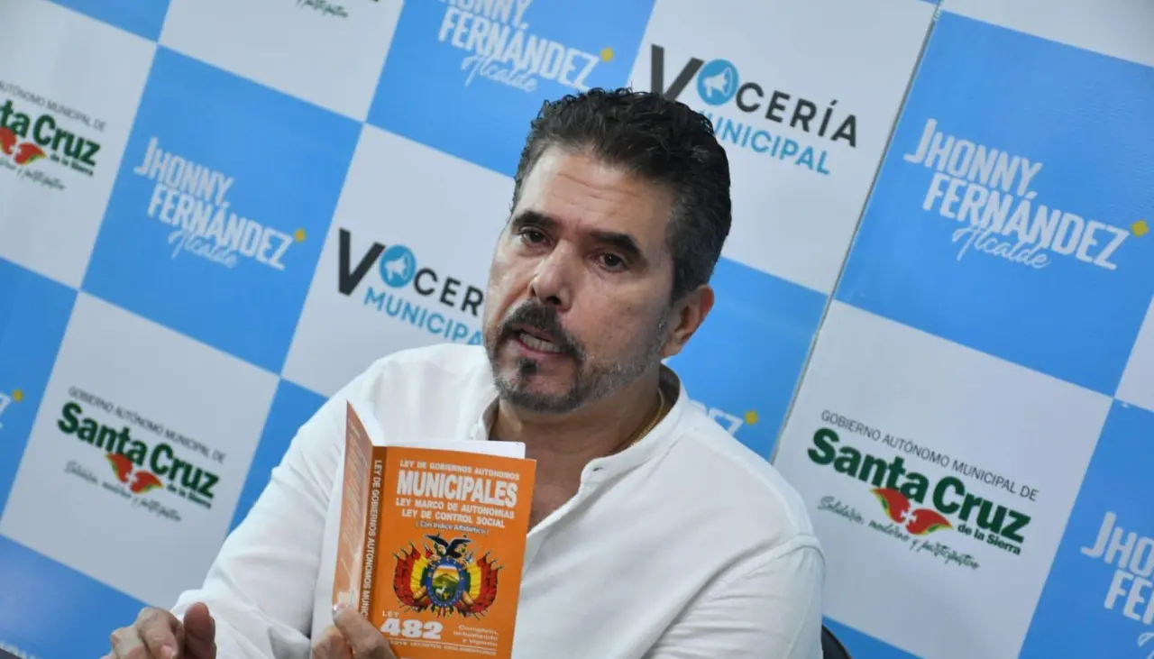 Tras pedido de renuncia de Jhonny, vocero de la Alcaldía dice que Alberti pretende “dar un golpe”