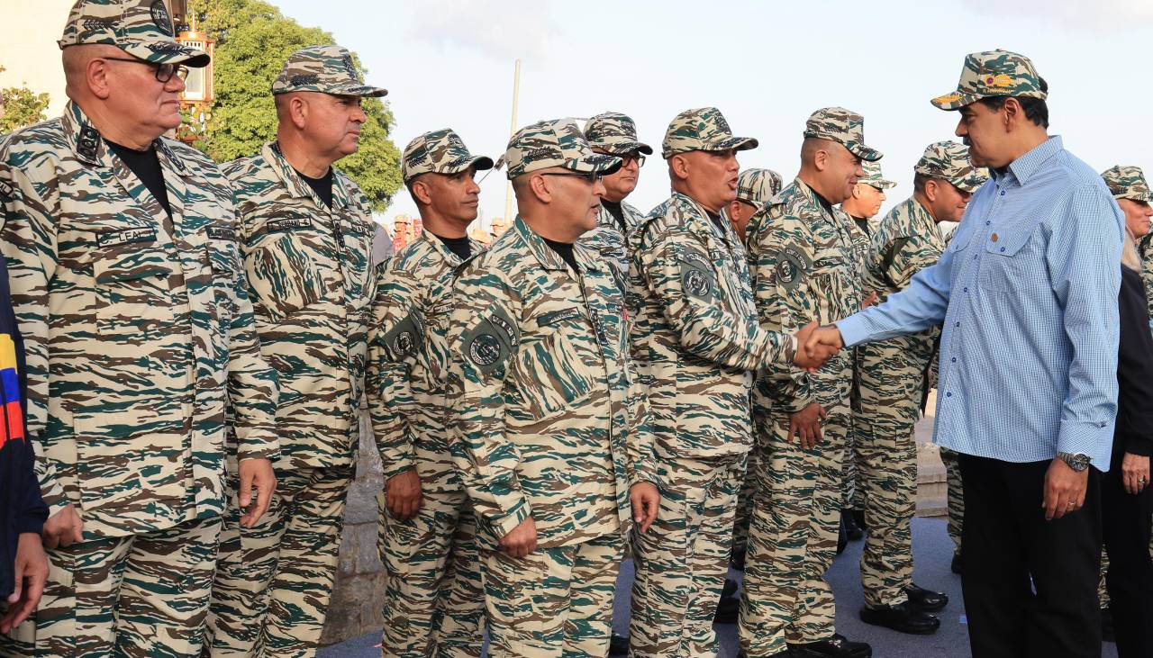 Venezuela alerta que EEUU planea enviar “submarino nuclear” a sus costas la próxima semana