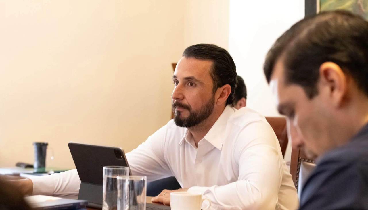 Velasco plantea al Gobierno eliminar por 90 días el IVA y el IT al diésel importado y comercializado