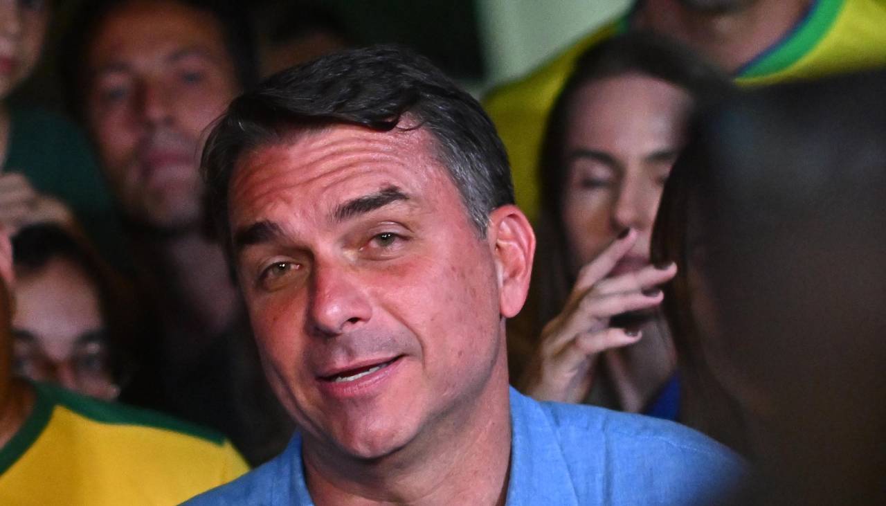 Flávio Bolsonaro dice que su ventaja en primera vuelta muestra que Brasil quiere cambio