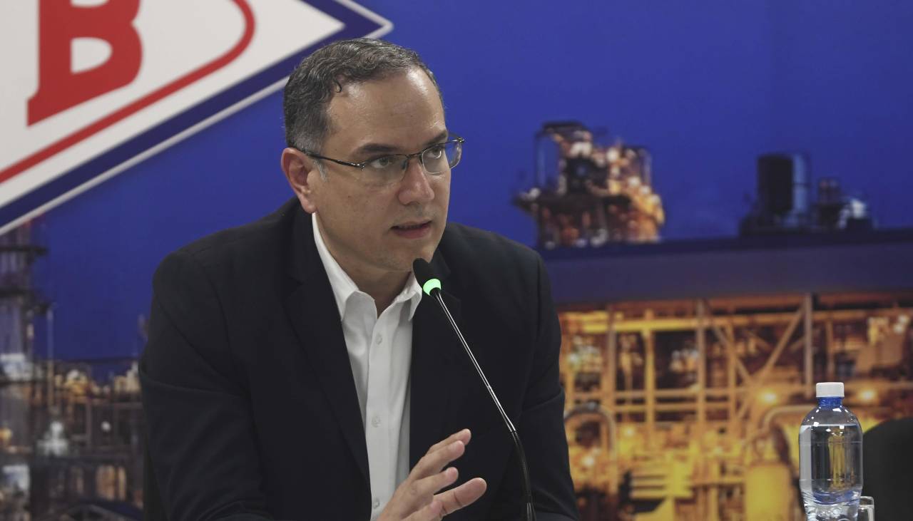 Diputados conminan a YPFB y ANH a responder en 48 horas por la calidad del combustible y contratos