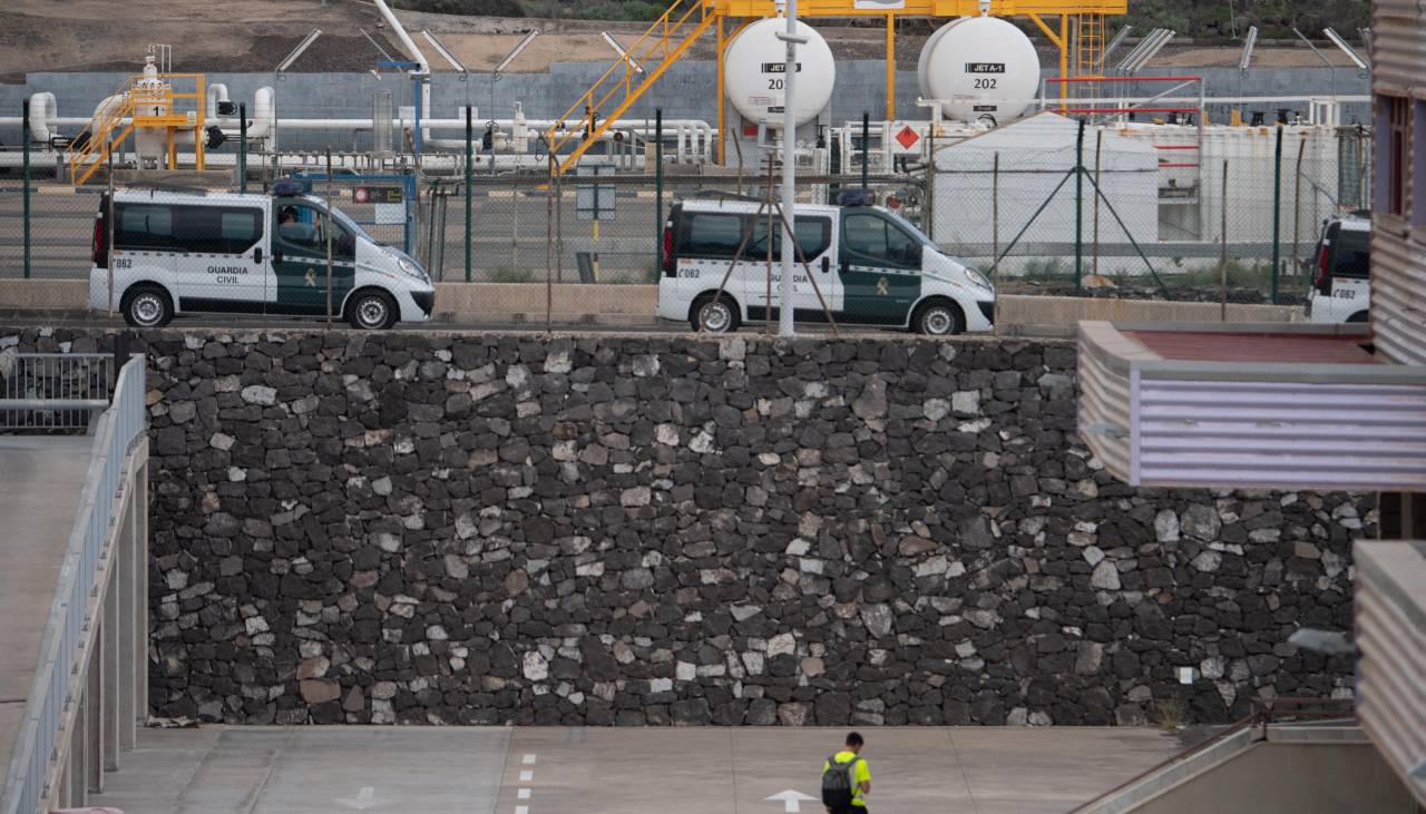 Las Canarias se preparan para la llegada del crucero con brote de hantavirus