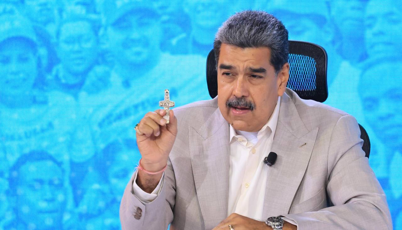 Maduro dice que EEUU tiene ONG de supuesta izquierda para “lavar la cara” a “terroristas”