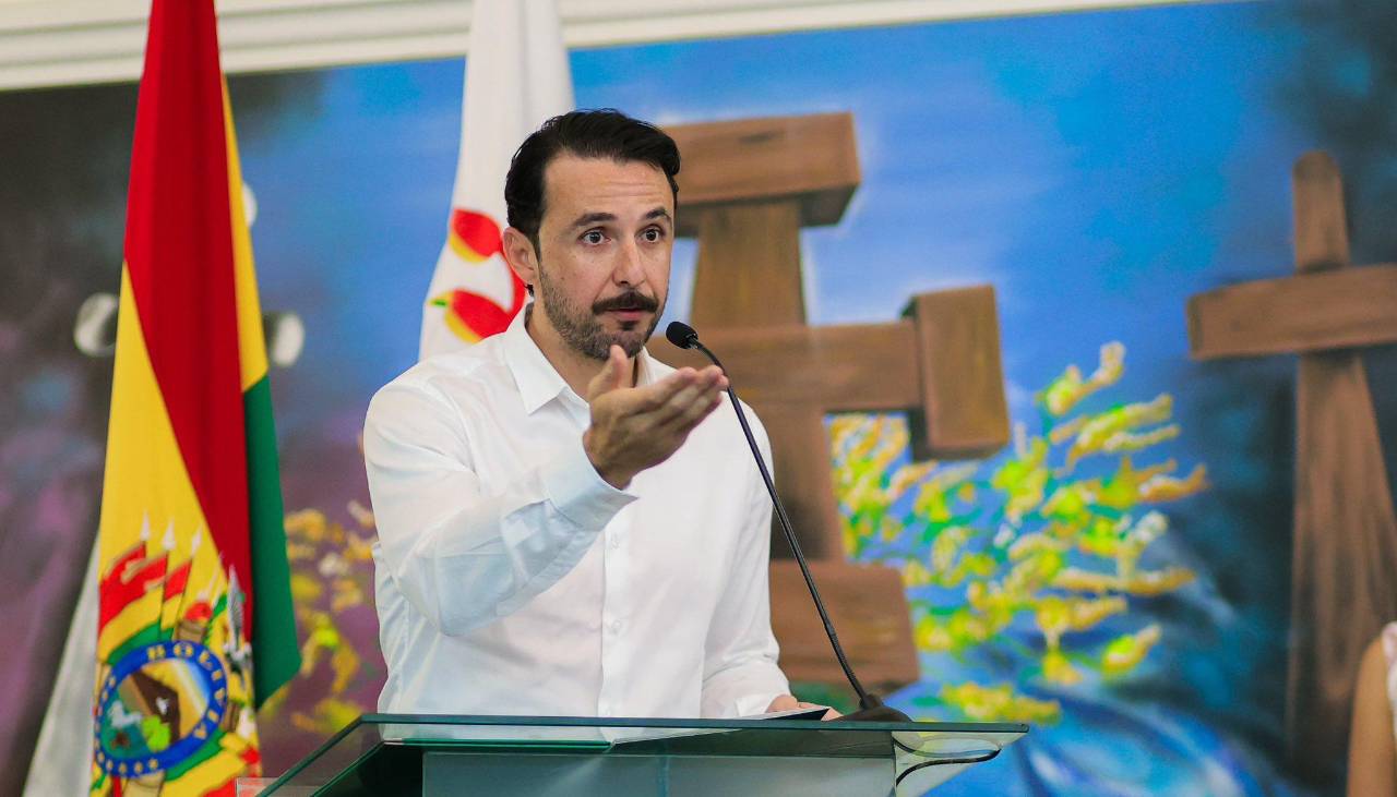 Velasco anuncia tres medidas de emergencia en la Gobernación cruceña para reducir el gasto operativo 
