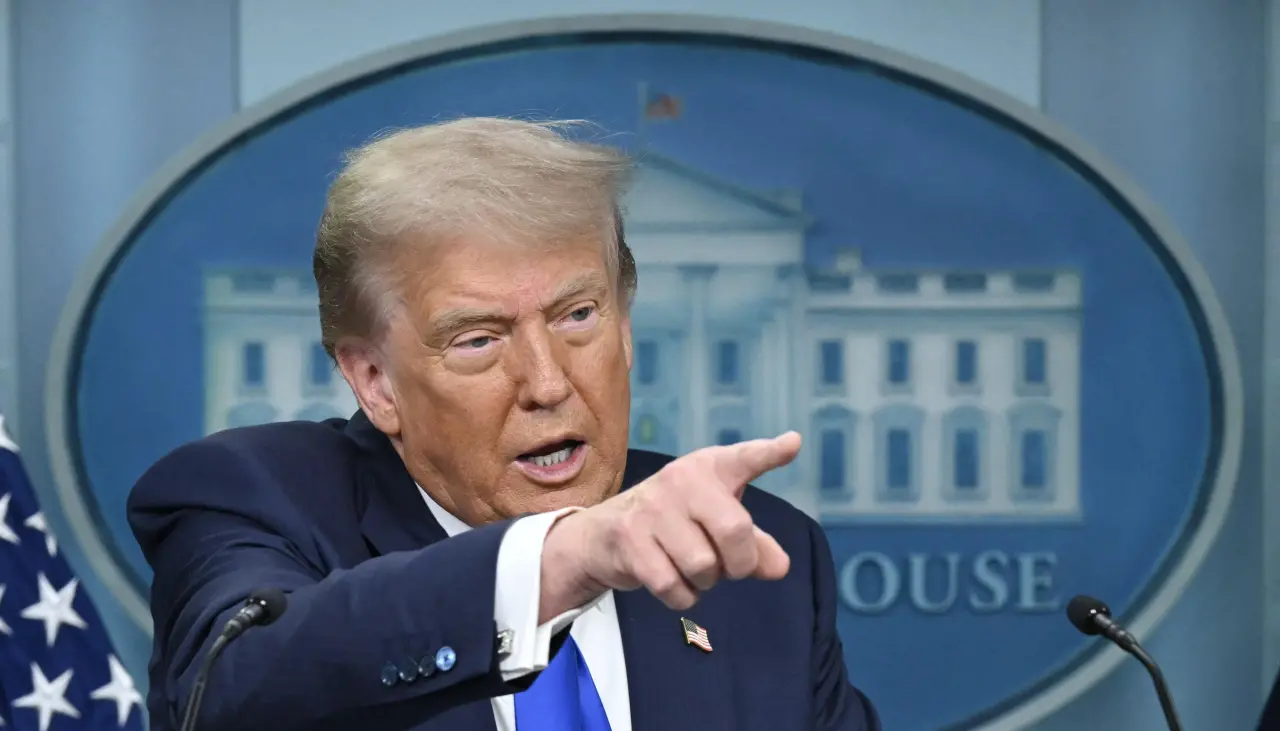 Trump dice que bombardearía Irán nuevamente si retoman actividades nucleares