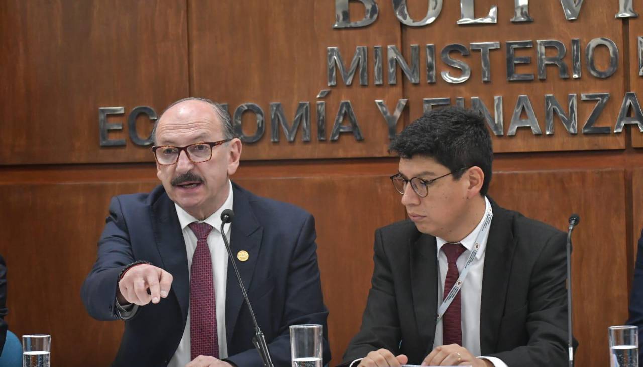 Gobierno de Bolivia anuncia que pagará a BBVA los $us 105 millones del arbitraje y asegura que no afectará las pensiones 