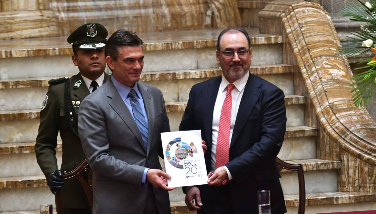 Presidente de la CAF presenta la “estrategia país” de Bolivia y anuncia más de $us 400 millones para programas de infraestructura