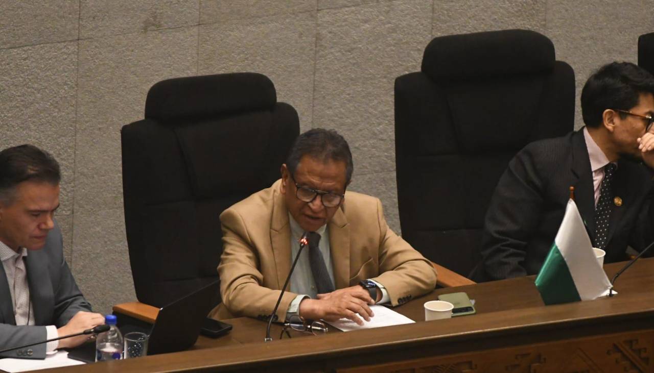 En sesión del Legislativo, Oviedo vincula a Mariaca con Marset y se retira sin responder preguntas 