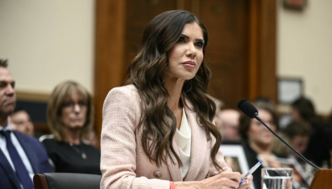 Trump destituye a Kristi Noem como secretaria de Seguridad Nacional y la pone al frente del nuevo Escudo de las Américas