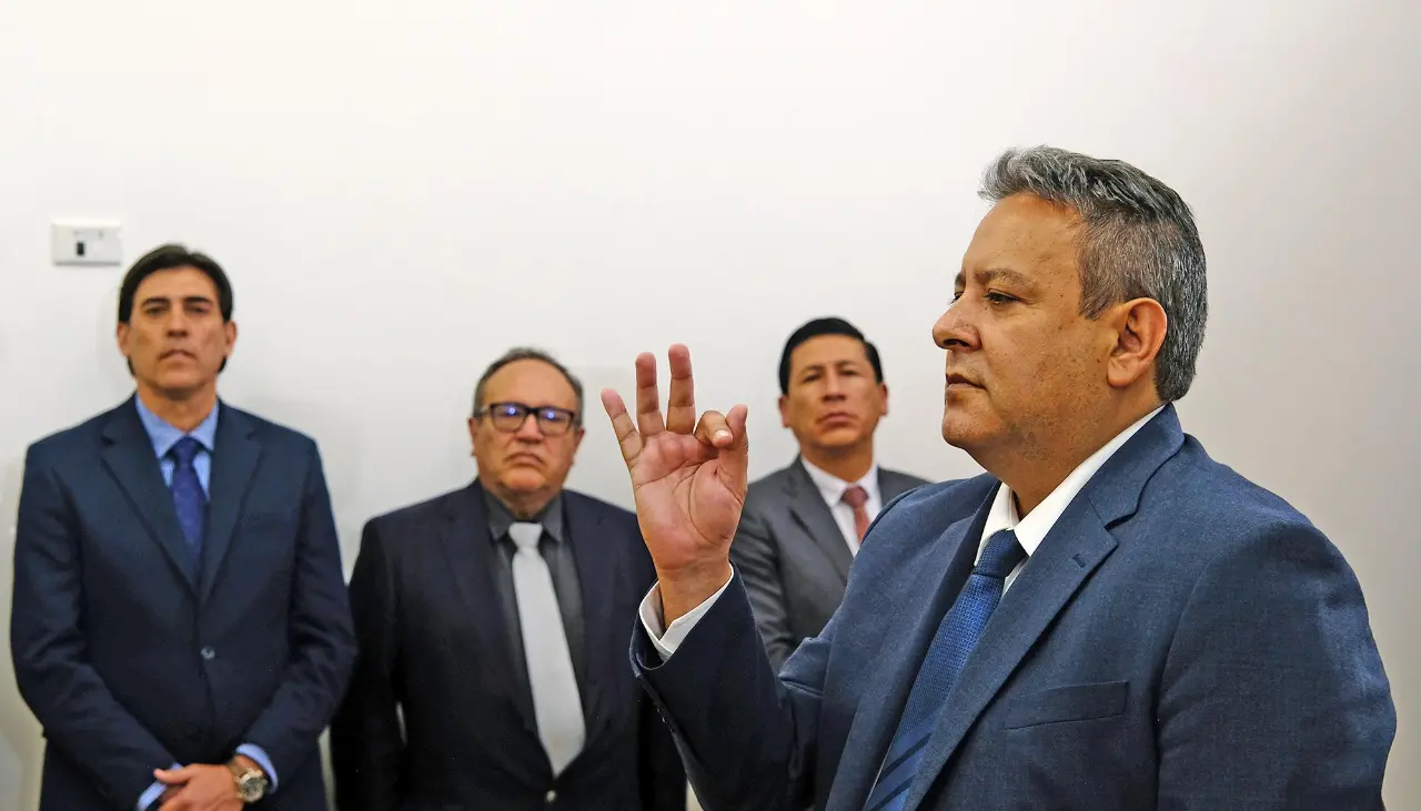 Daroca se compromete a poner fin al desabastecimiento de combustibles, garantizar la calidad y evitar alza de precios