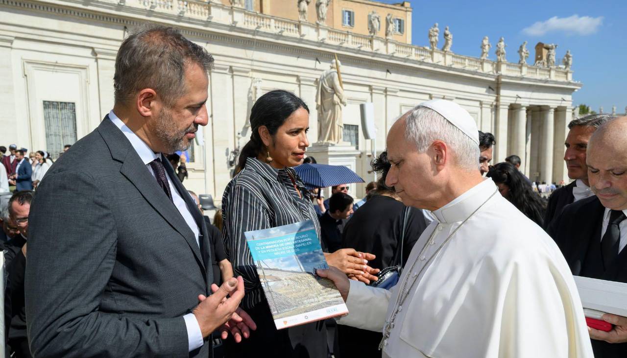 Minería ilegal: Entregan al papa León XVI evidencias del impacto del mercurio en la Amazonía