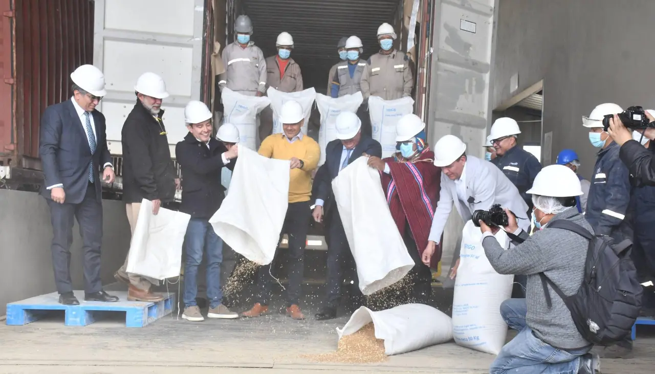 Rusia dona 1.400 toneladas de trigo a Bolivia y el ministro Justiano dice que irá al subsidio para madres y niños