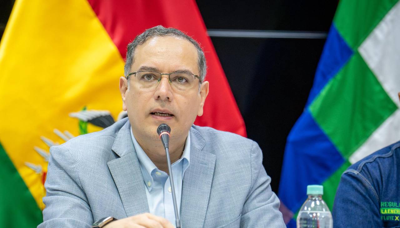 Expresidente de YPFB está en EEUU, señala que regresará a Bolivia y niega irregularidades en su salida