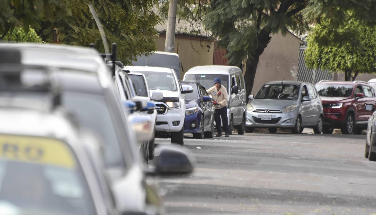 “Resulta imposible distribuir combustible que no recibimos”, dicen comercializadores de hidrocarburos de Cochabamba