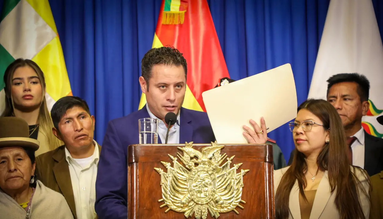Lara pide incluir en la ley de elecciones subnacionales un artículo para evitar “autoprórroga” de los vocales del TSE