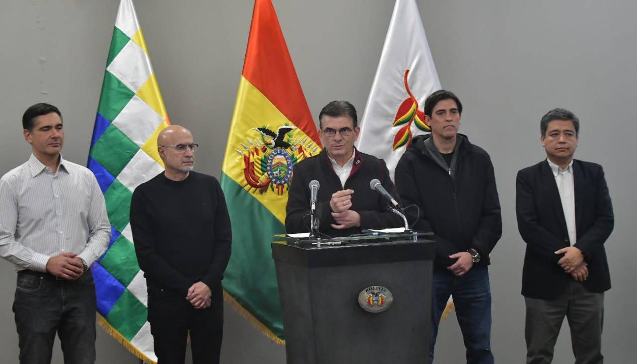 El presidente Paz anuncia que “reorganizará” el gabinete de ministros