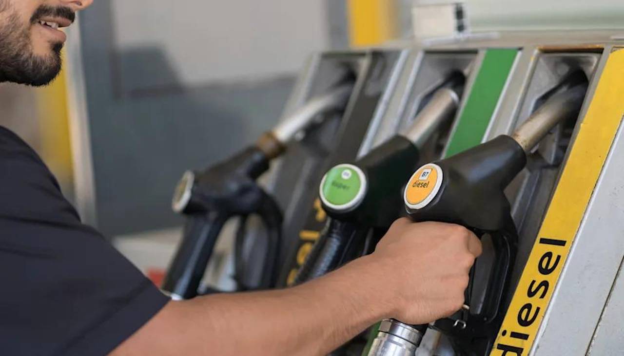 El diésel pasa a costar Bs 17,95 por litro en Bolivia y se actualizará todos los días hábiles