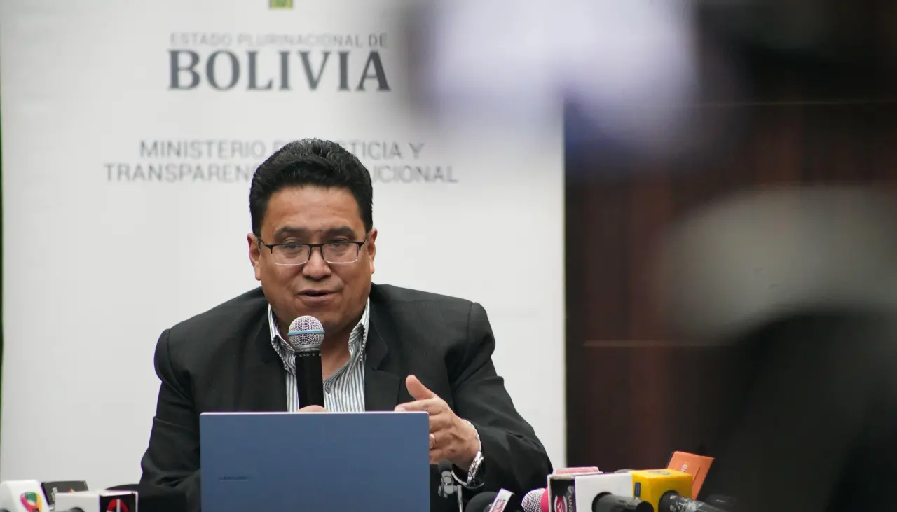 César Siles dice que audio fue manipulado y que se obtuvo sin su consentimiento