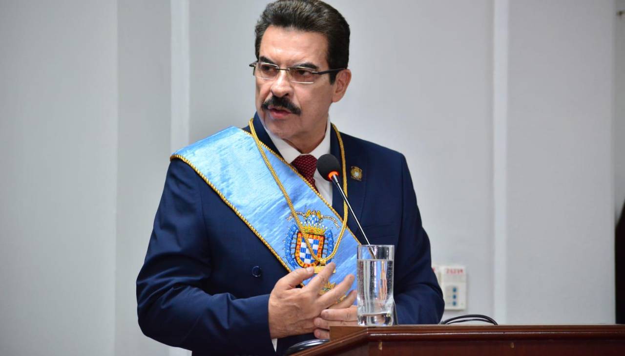 Manfred Reyes Villa asume su segundo mandato como alcalde de Cochabamba