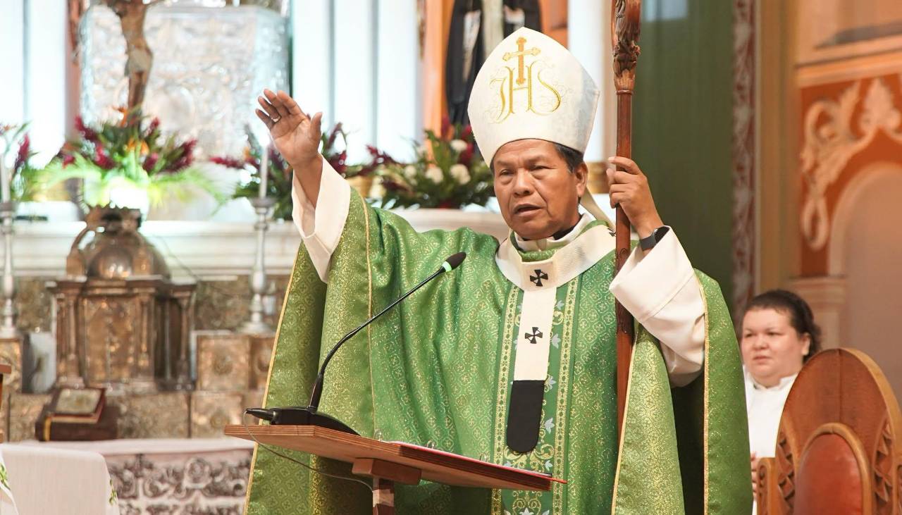 Monseñor Leigue: “Así como la familia unida sale adelante, el país también necesita unidad”