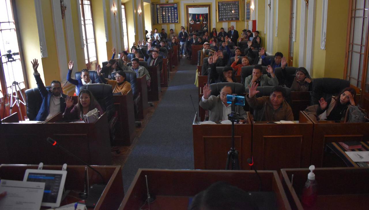 Se retrasa la posesión de Luis Revilla como gobernador de La Paz por falta de directiva en la Asamblea