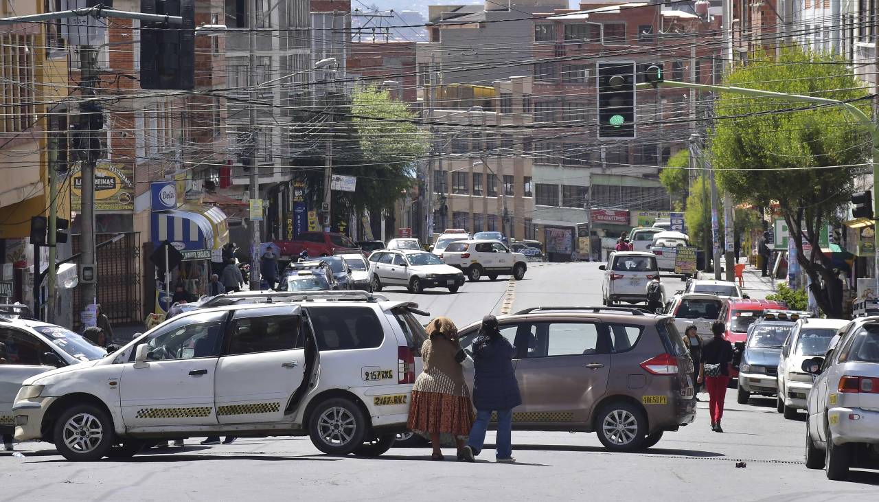 Transporte Libre de La Paz anuncia paro indefinido desde este miércoles por los problemas con la gasolina