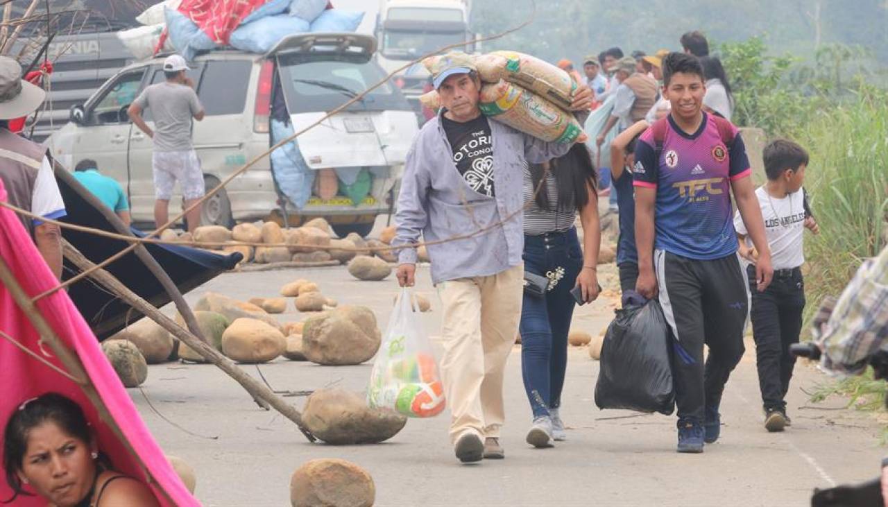 Evistas bloquean en Locotal y ya son dos los cortes en la ruta nueva Cochabamba - Santa Cruz