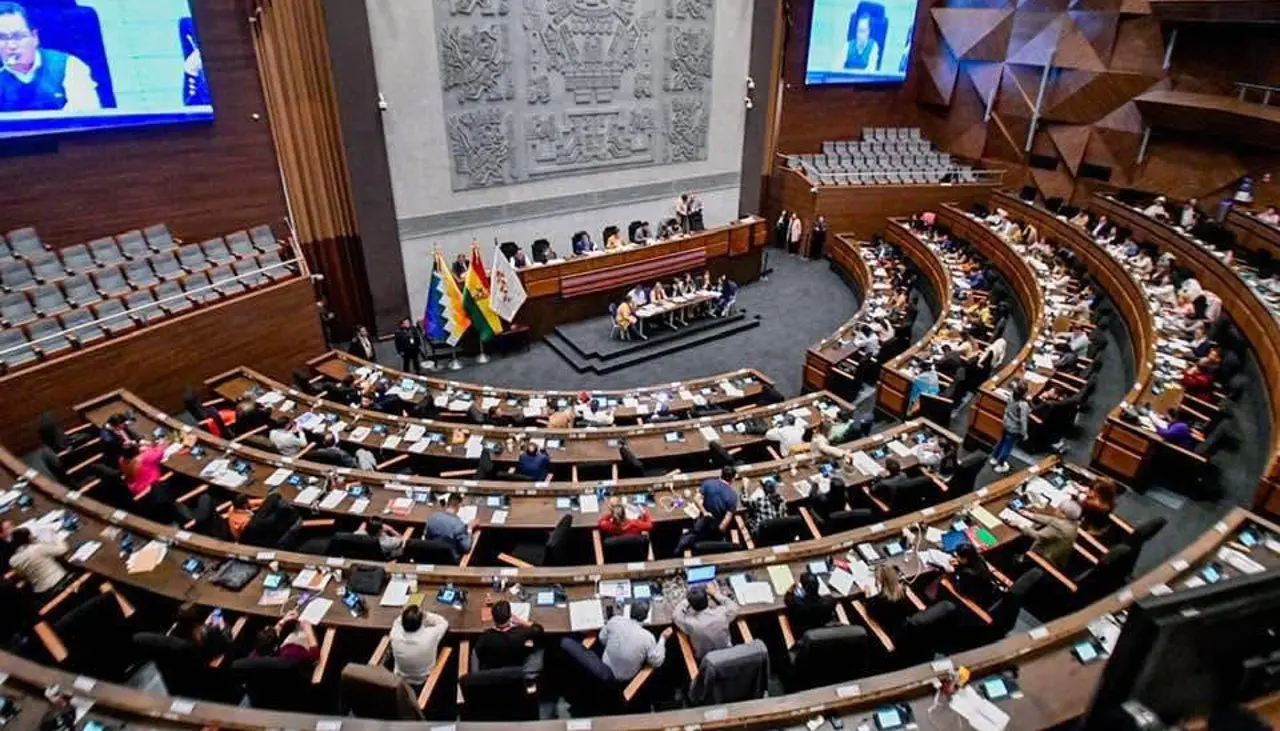 Tras jornada sin consenso, la ALP retomará este sábado la elección de vocales del TSE 