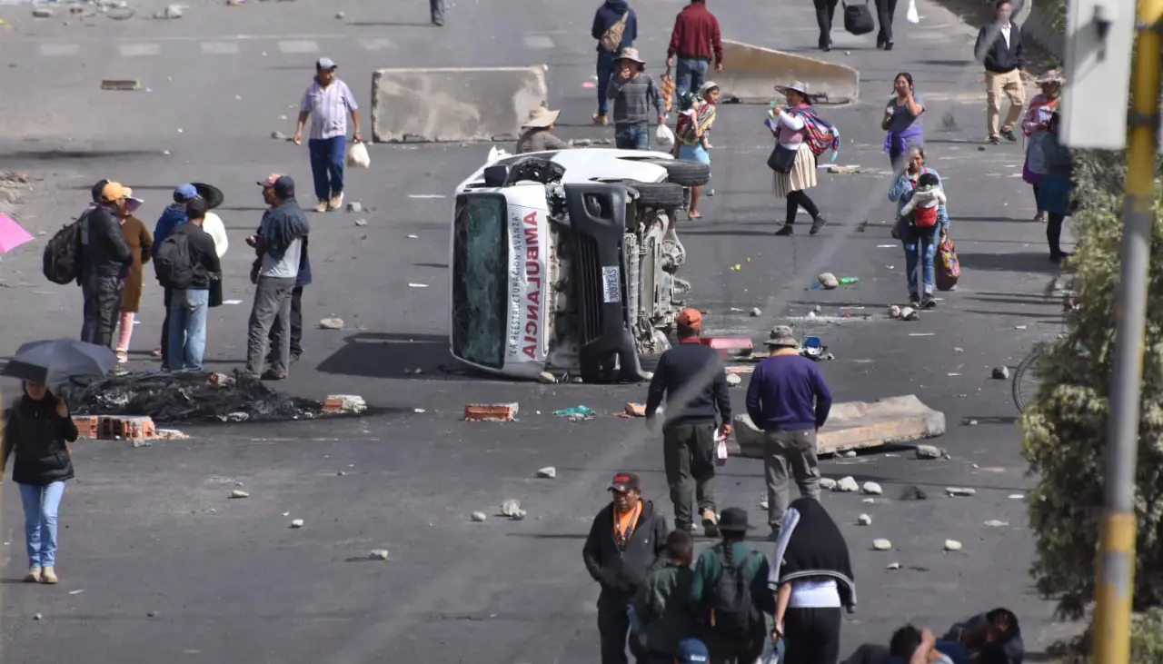 Desbloqueos seguirán de manera progresiva en las rutas troncales, dice Arce, que acusa a Evo de buscar desestabilización