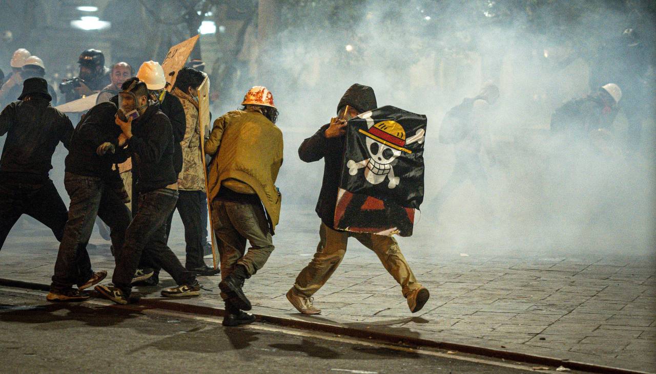 Un manifestante muerto durante multitudinaria protesta en Perú contra Gobierno y Congreso